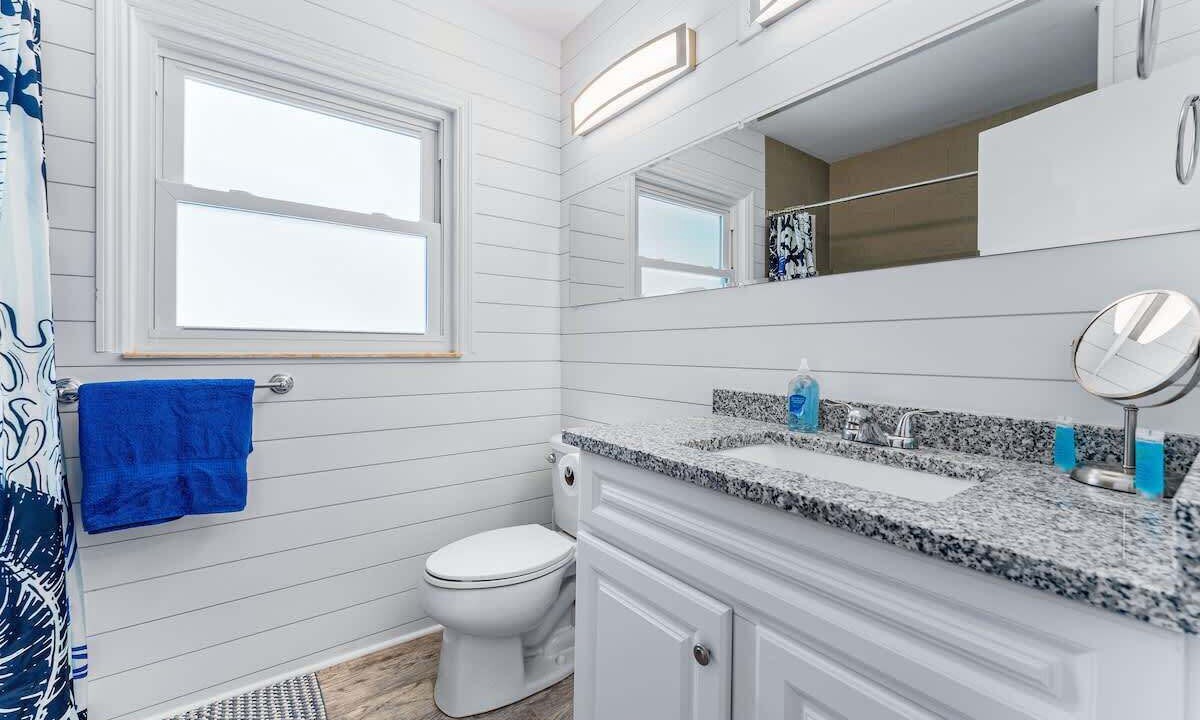 Photo of Bathroom in Laurel Park
