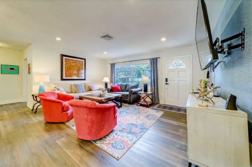 Photo of Livingroom in South Pinellas Community Council
