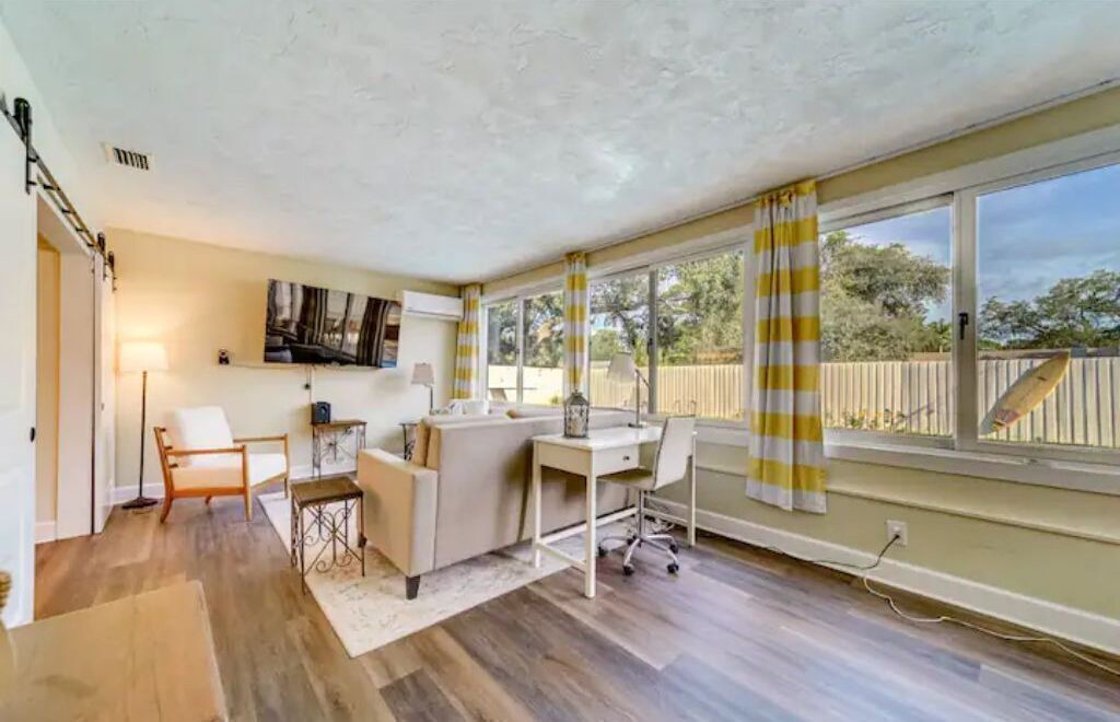 Photo of Livingroom in South Pinellas Community Council