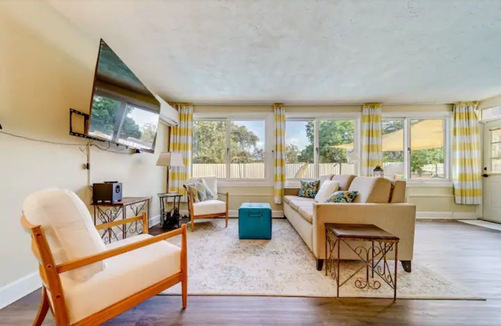 Photo of Livingroom in South Pinellas Community Council