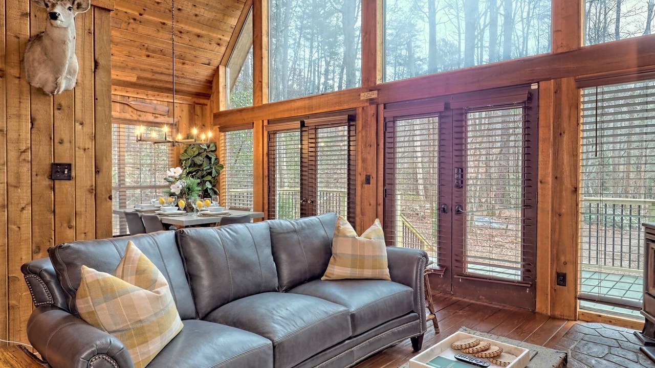 Photo of Livingroom in Sautee Nacoochee