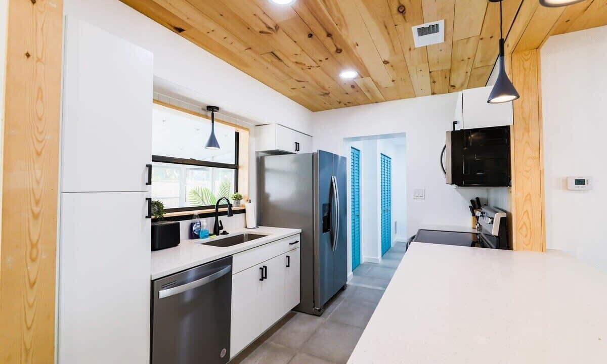 Photo of Kitchen in South Pinellas Community Council