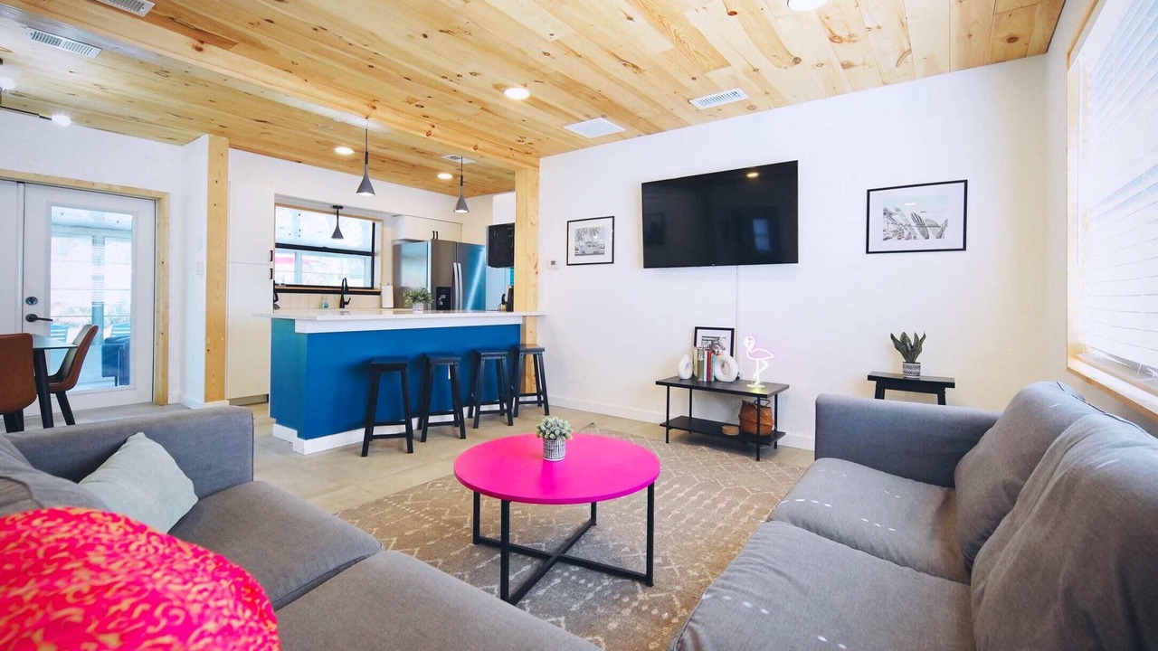 Photo of Livingroom in South Pinellas Community Council