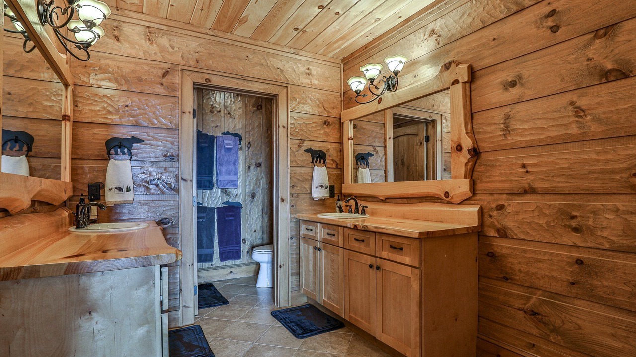 Photo of Bathroom in Mineral Bluff
