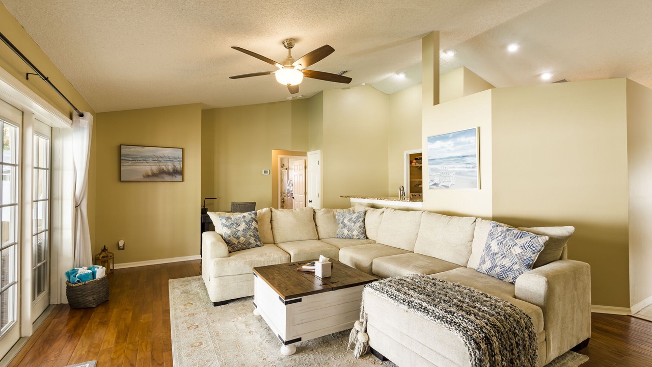 Photo of Livingroom in Madeira Beach