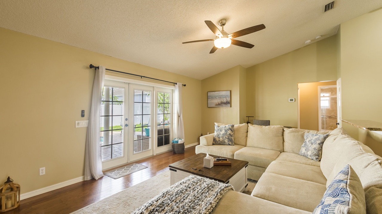 Photo of Livingroom in Madeira Beach