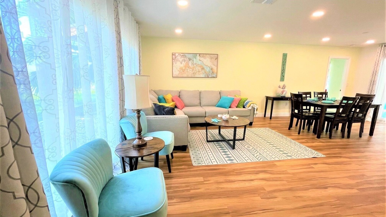 Photo of Livingroom in Gulf Gate Estates