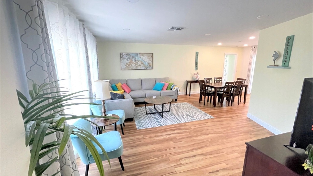 Photo of Livingroom in Gulf Gate Estates