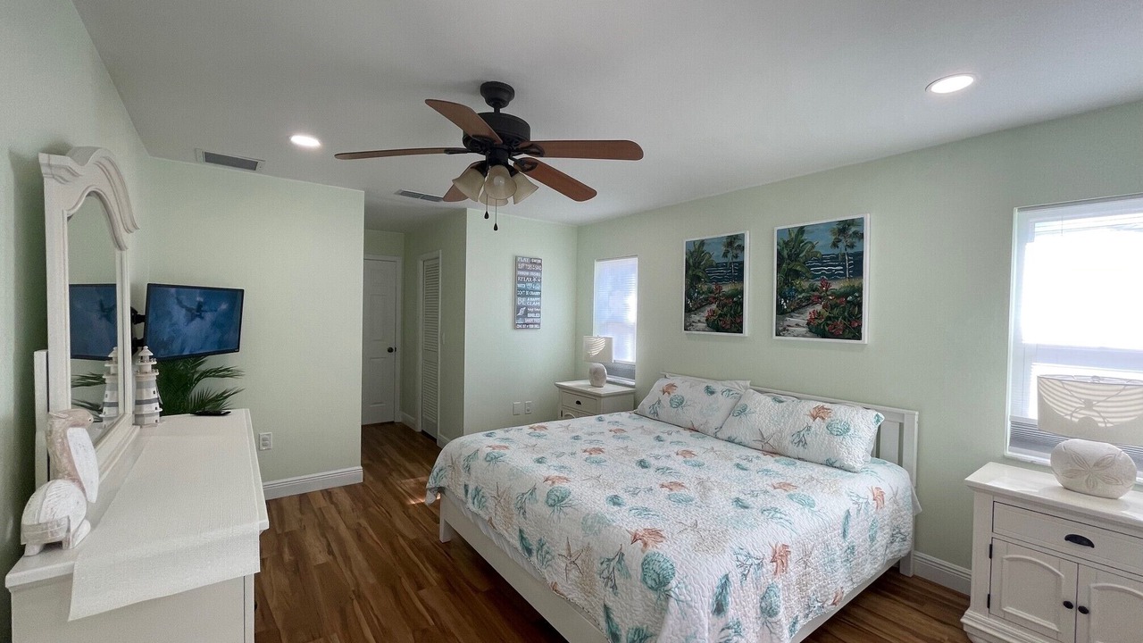 Photo of Bedroom in Gulf Gate Estates