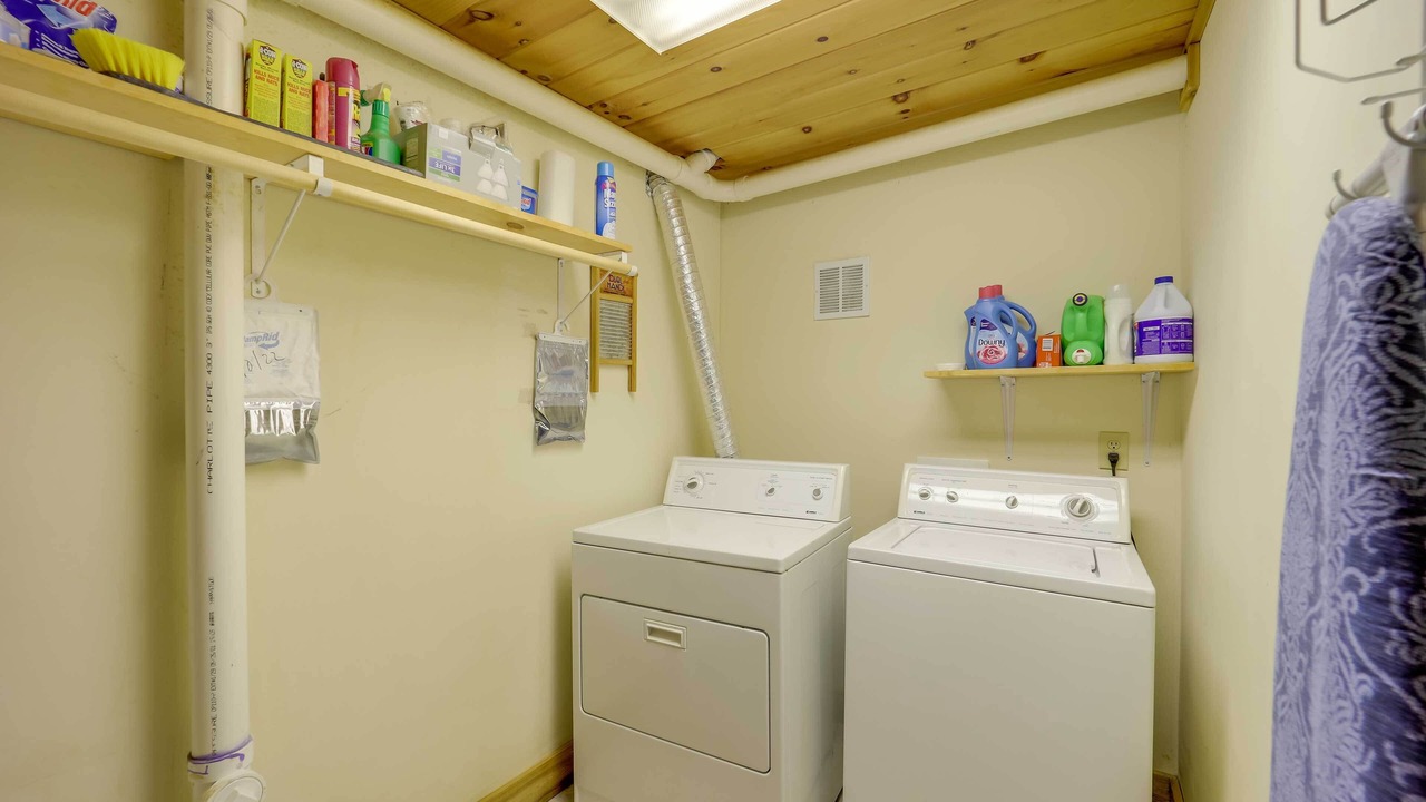 Photo of Bedroom in Deep Gap