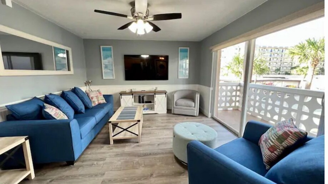Photo of Livingroom in Cocoa Isles