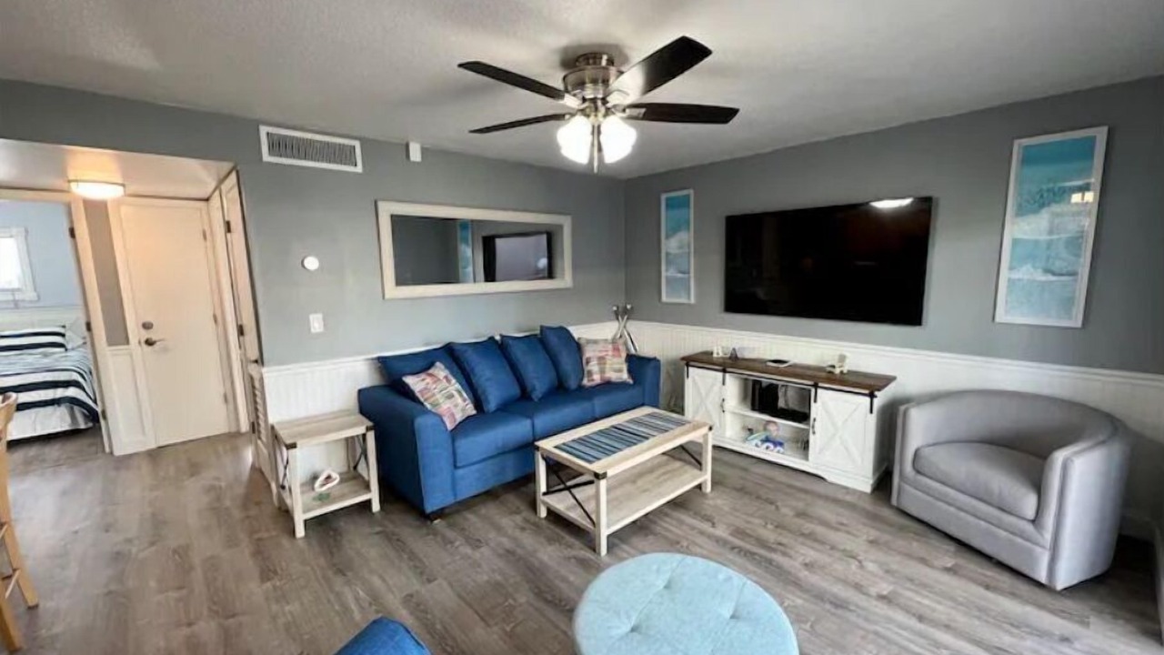 Photo of Livingroom in Cocoa Isles