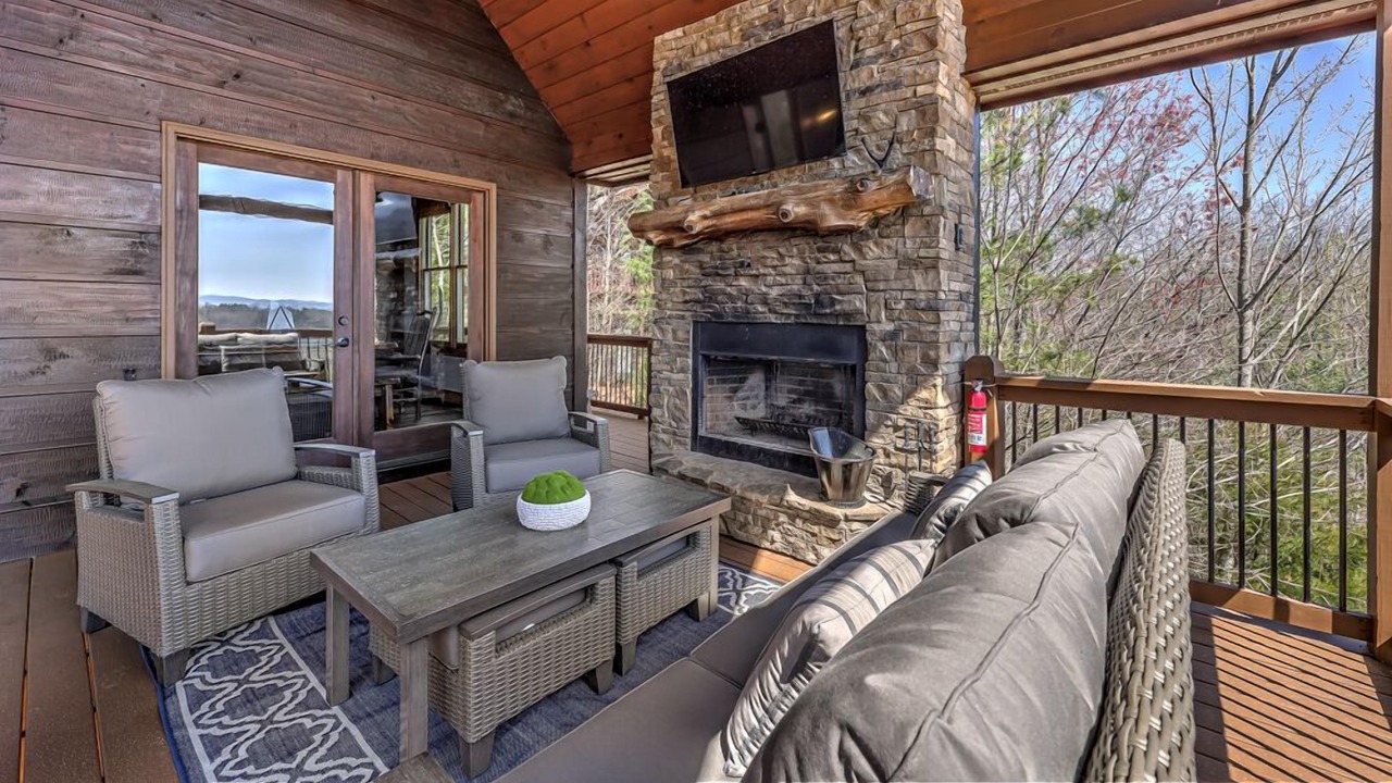 Photo of Patio Balcony in Mineral Bluff