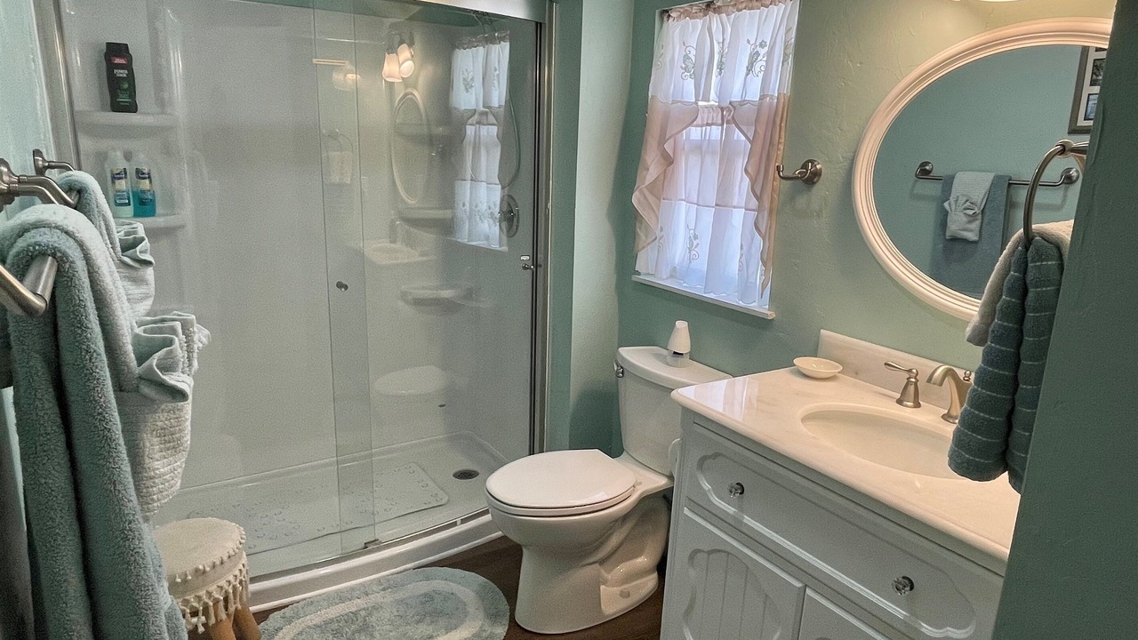 Photo of Bathroom in Cedar Key