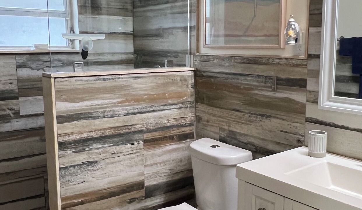 Photo of Bathroom in Cedar Key