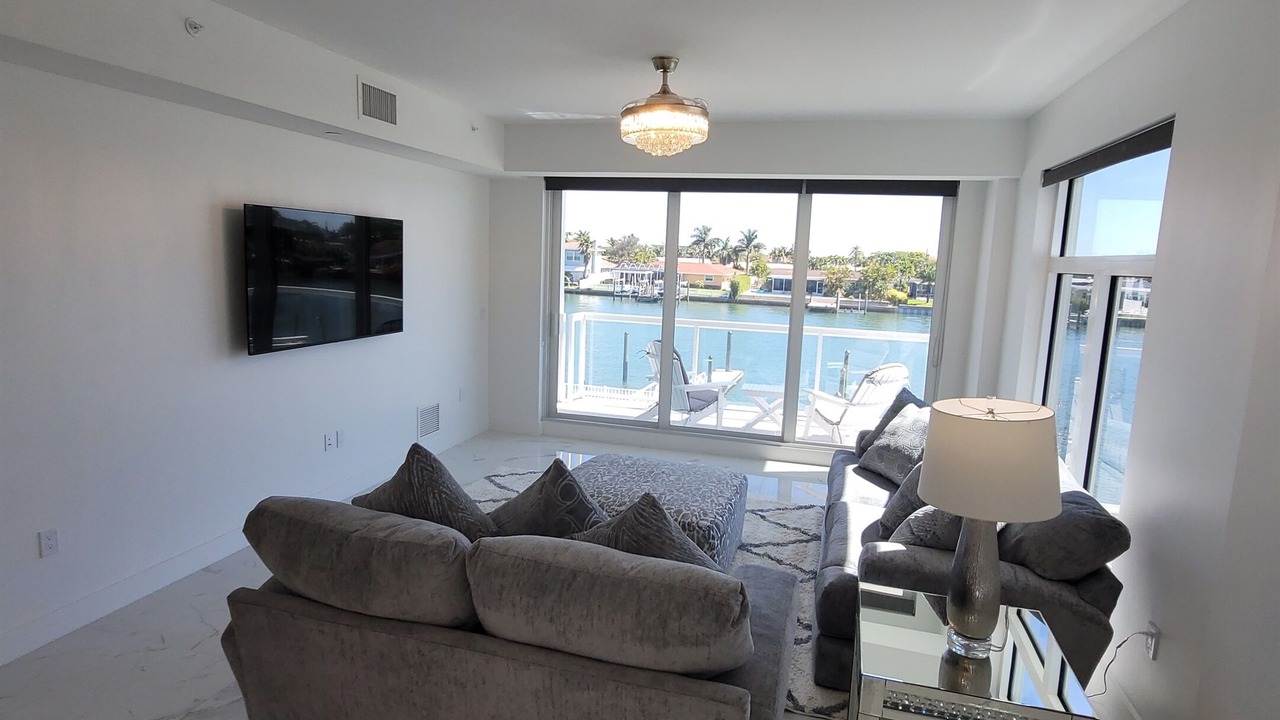 Photo of Livingroom in Island Estate