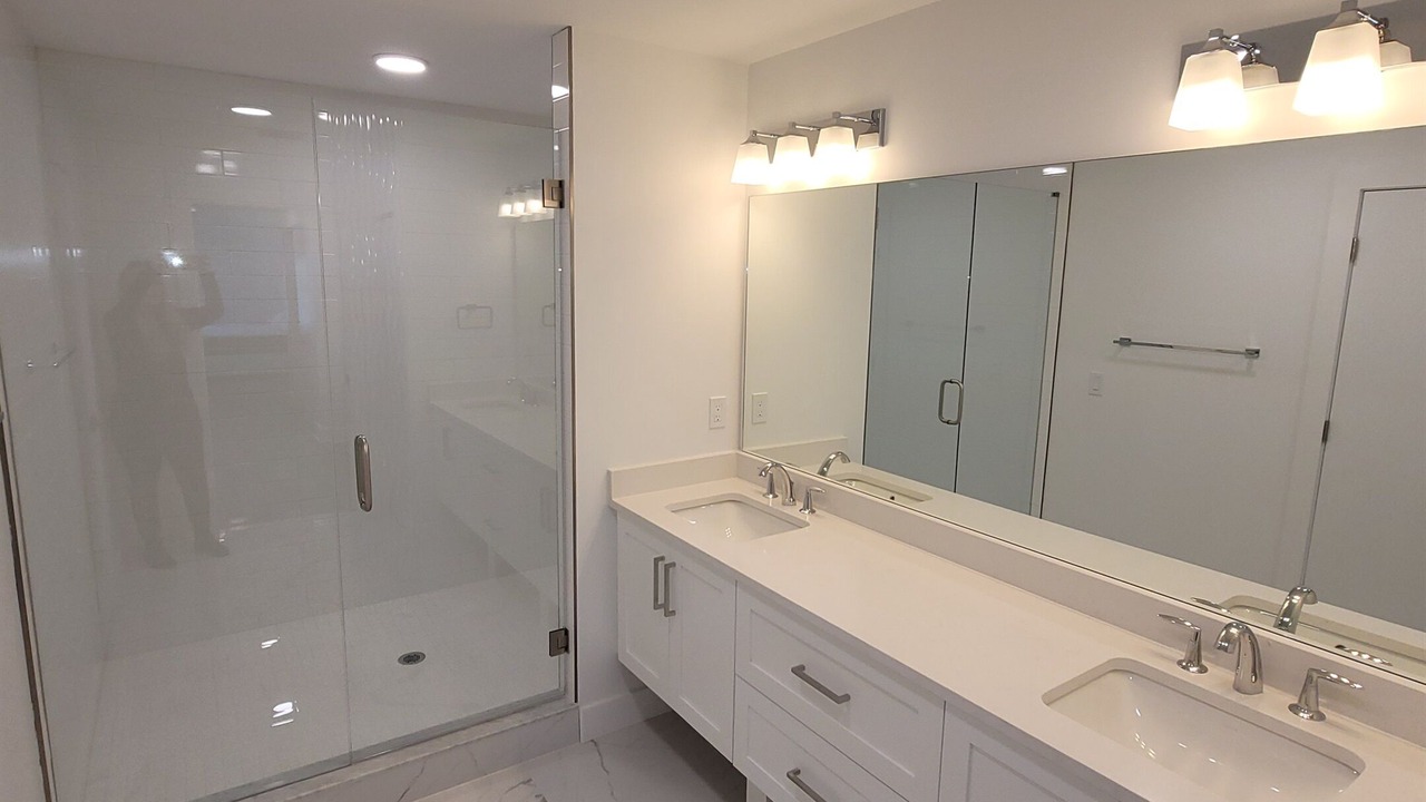 Photo of Bathroom in Island Estate