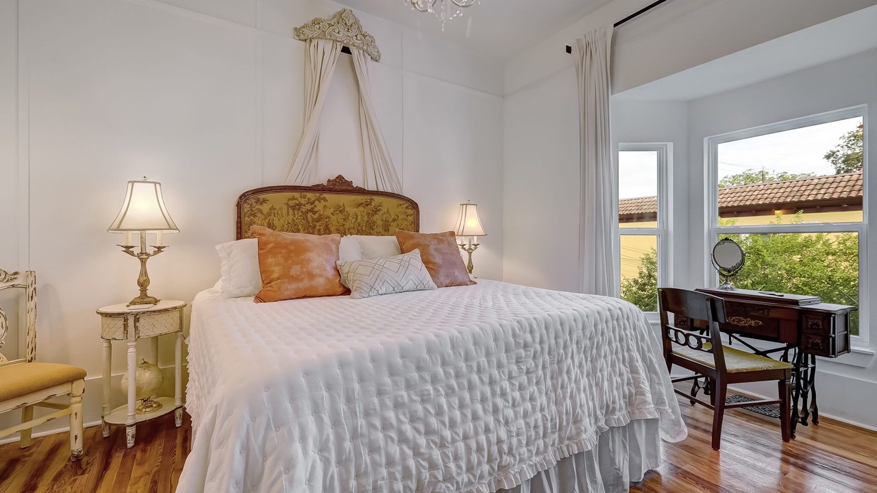 Photo of Bedroom in Downtown Historic District