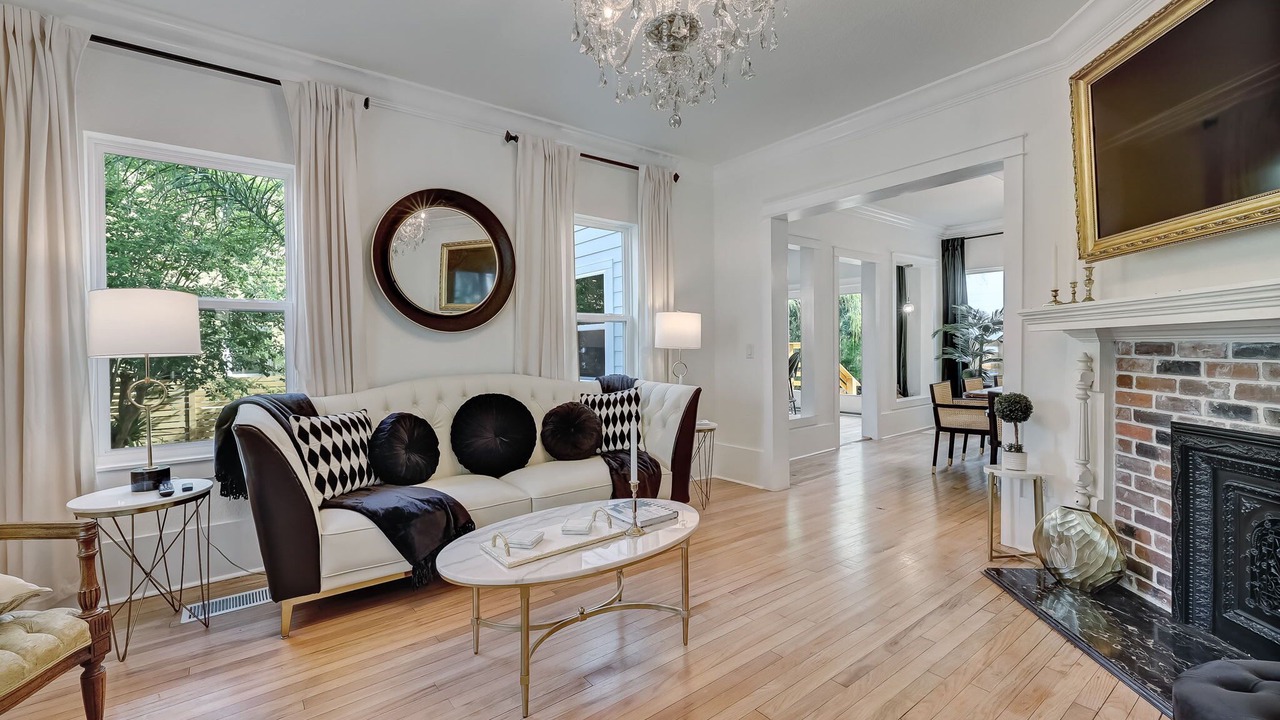 Photo of Livingroom in Downtown Historic District