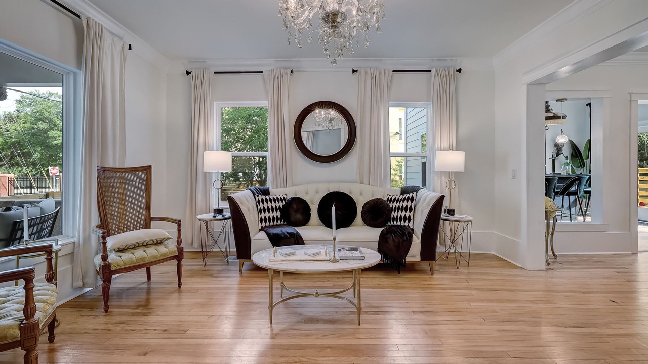 Photo of Livingroom in Downtown Historic District