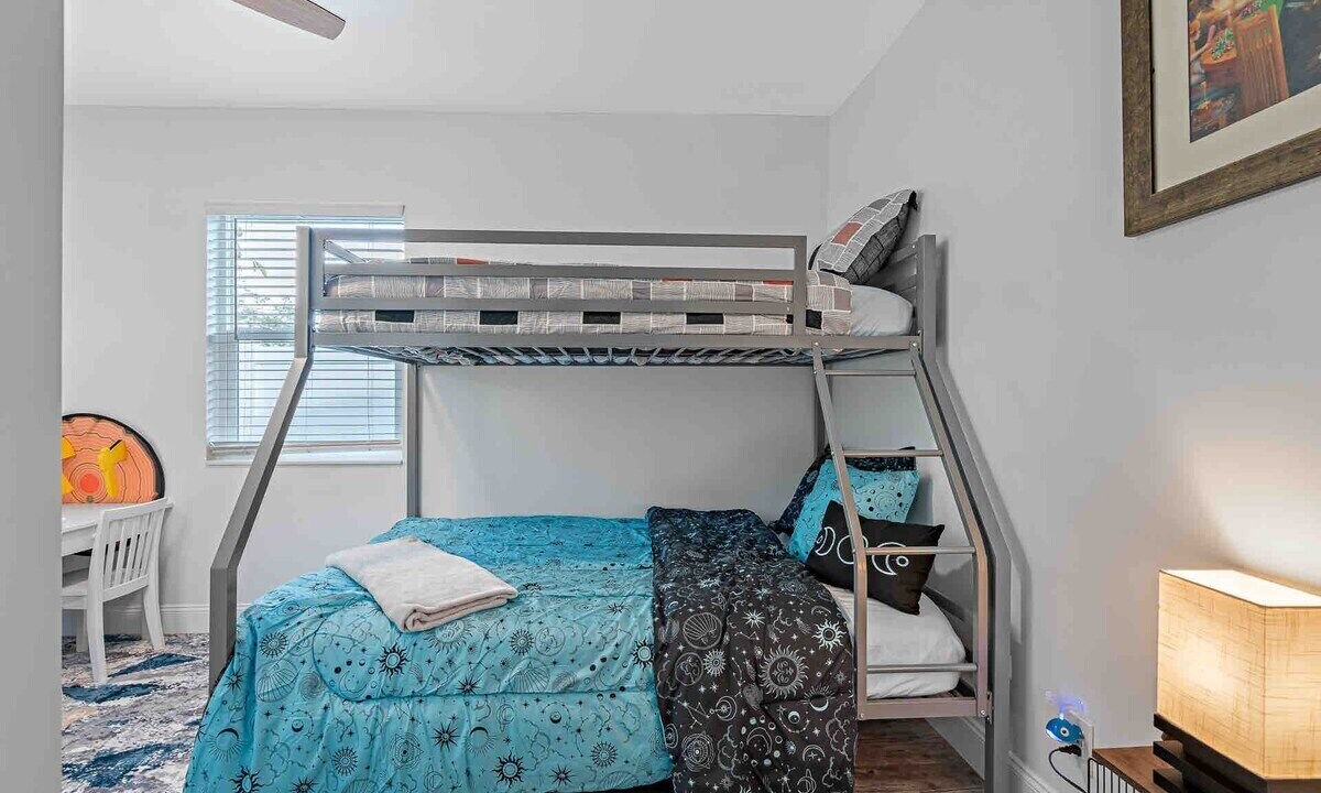 Photo of Bedroom in West Lealman