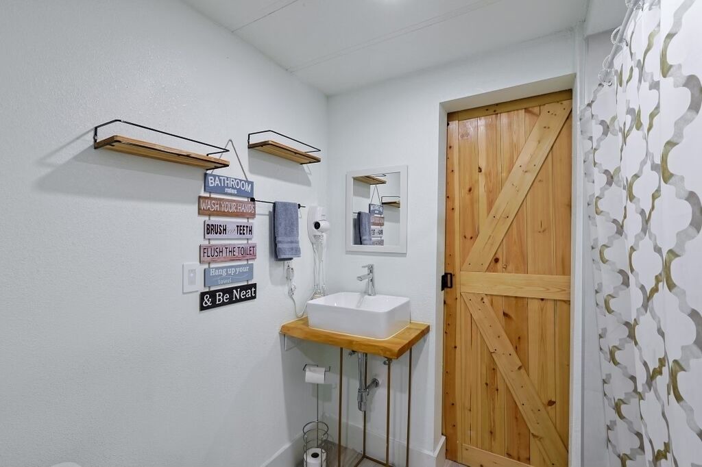 Photo of Bathroom in Fellowship