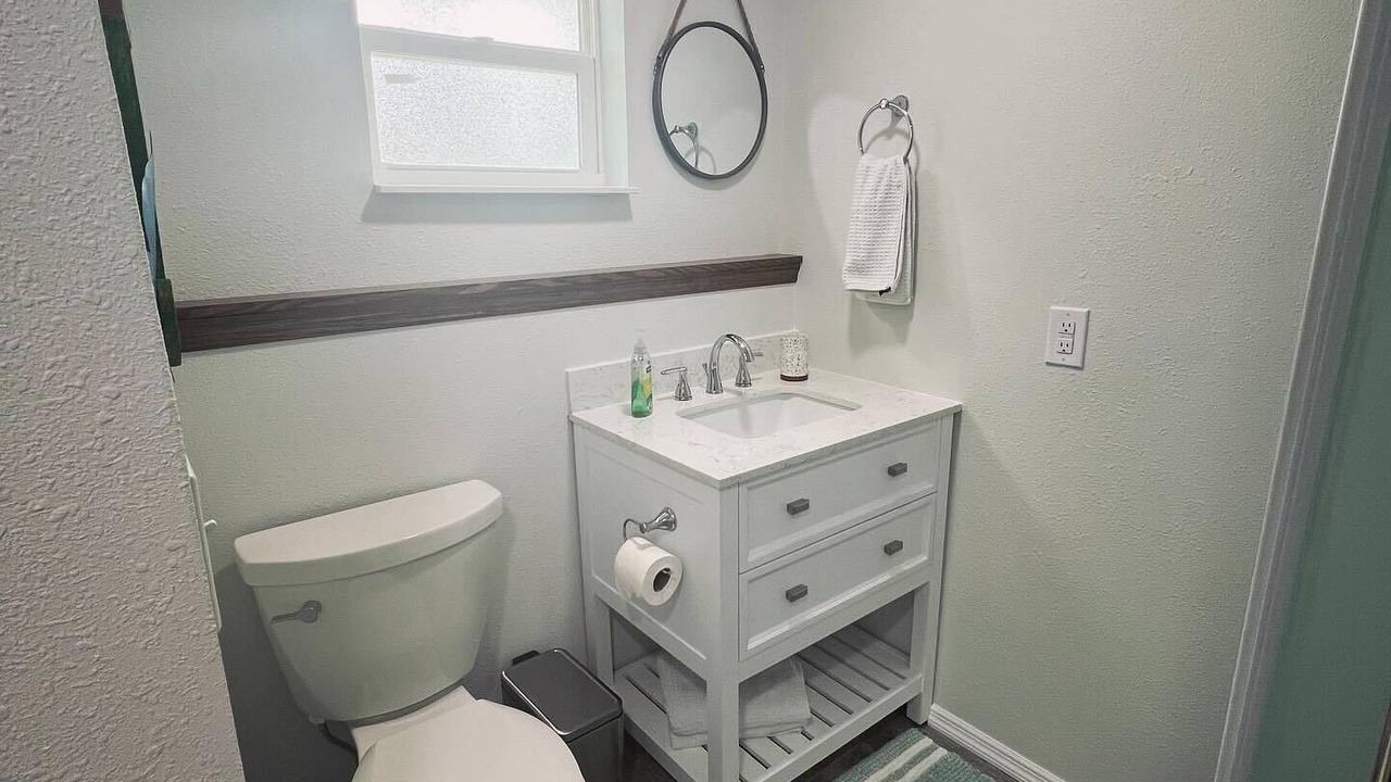 Photo of Bathroom in Weeki Wachee Gardens