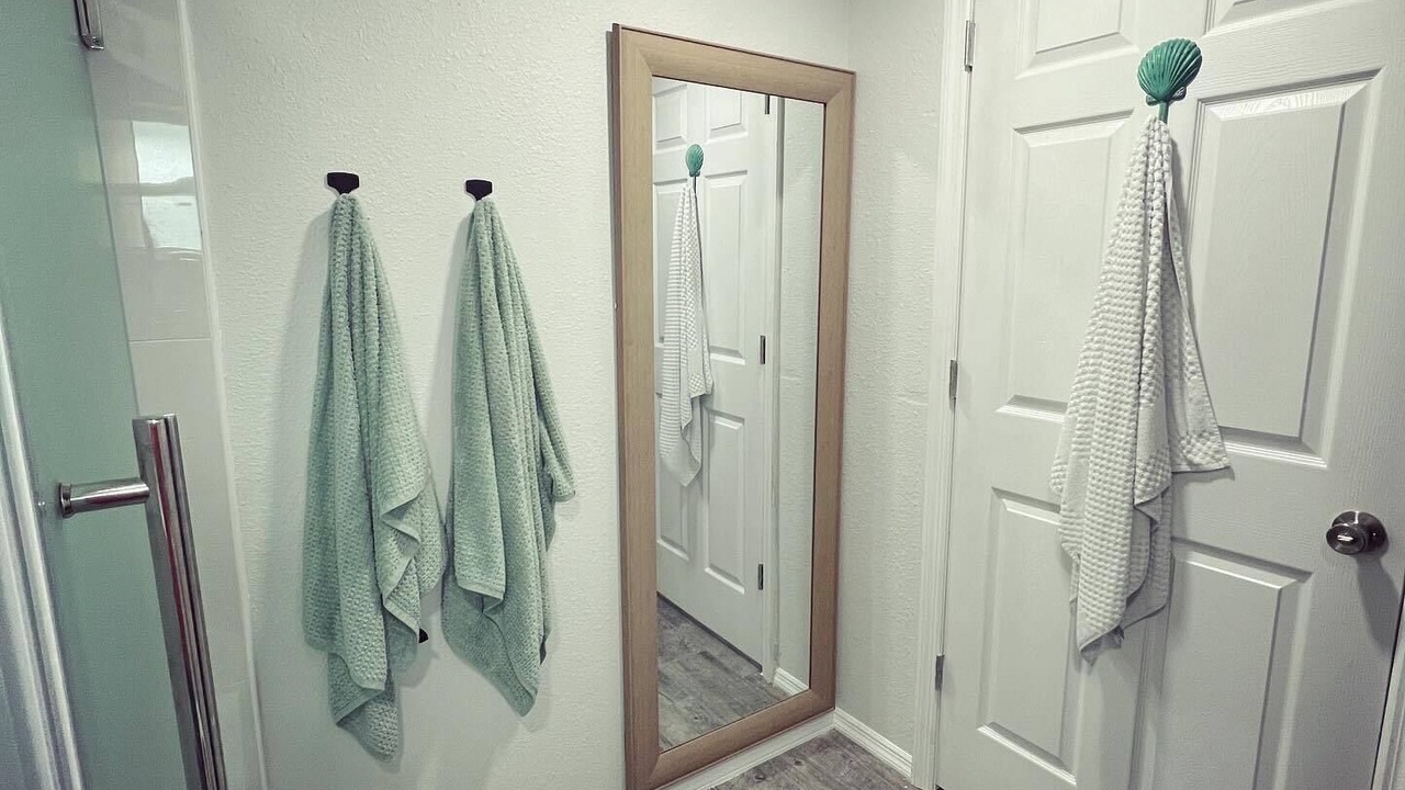 Photo of Bathroom in Weeki Wachee Gardens