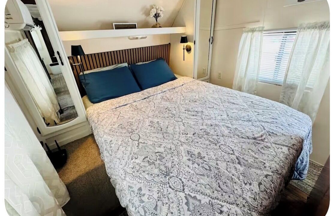 Photo of Bedroom in Clair-Mel City