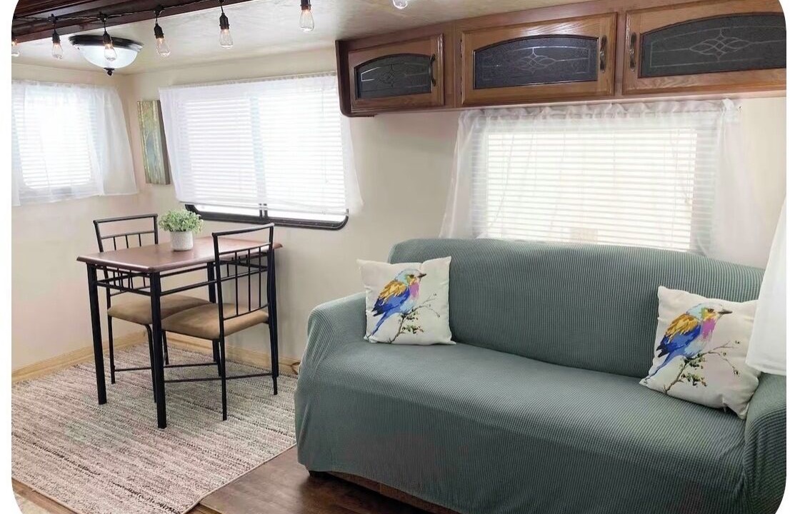 Photo of Livingroom in Clair-Mel City