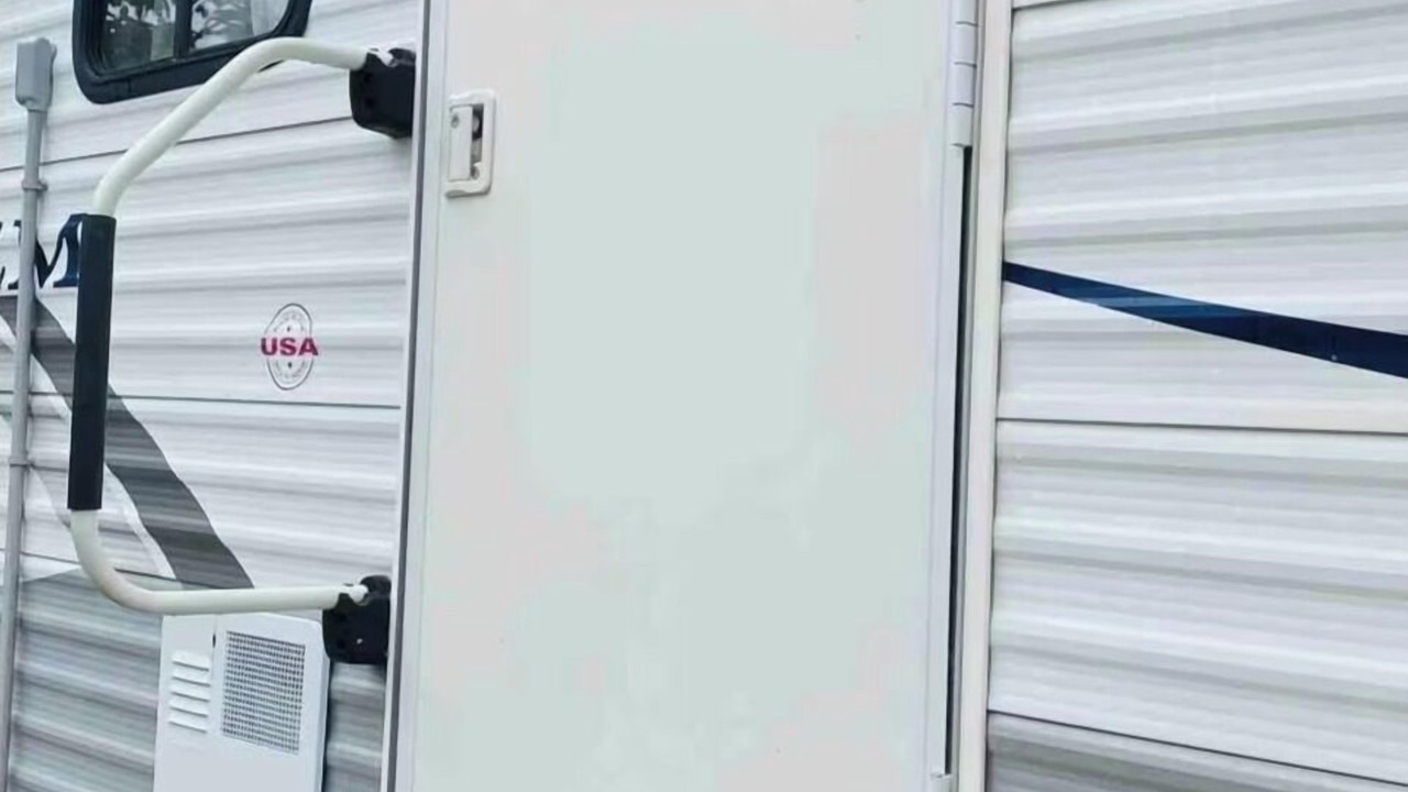 Photo of Outdoor in Clair-Mel City