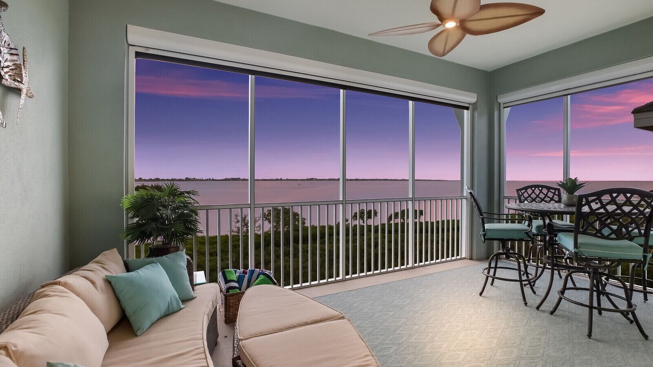Photo of Livingroom in Whitney Beach