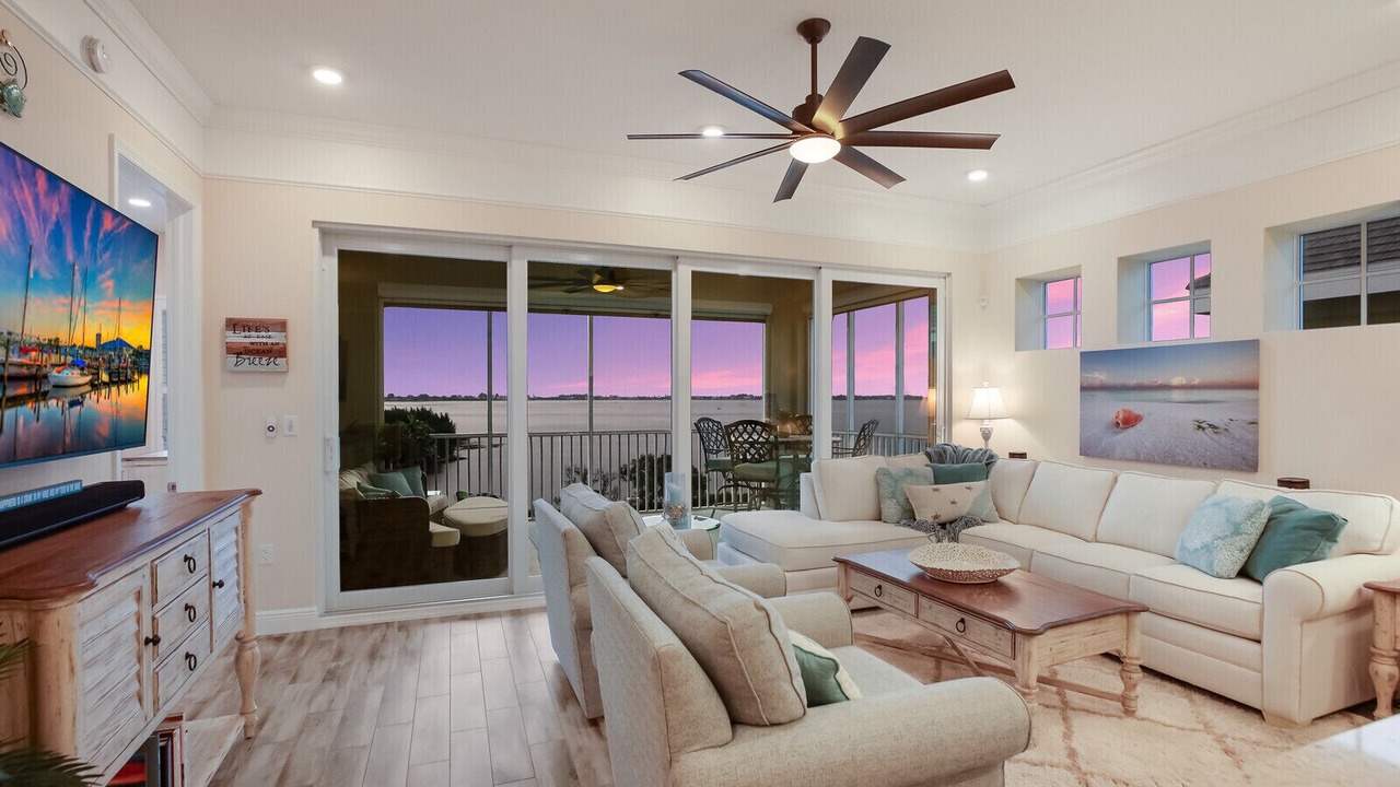 Photo of Livingroom in Whitney Beach
