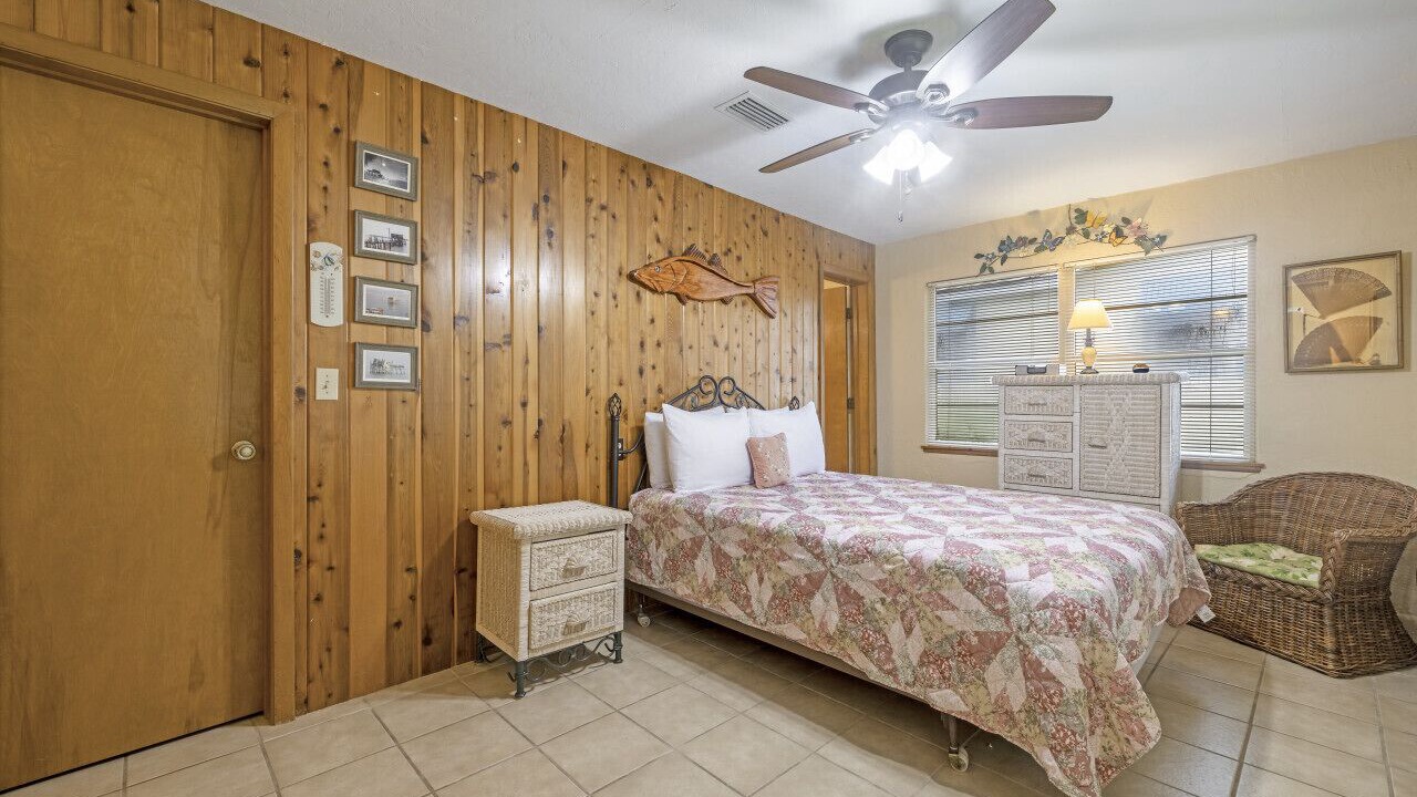 Photo of Bedroom in Cedar Key