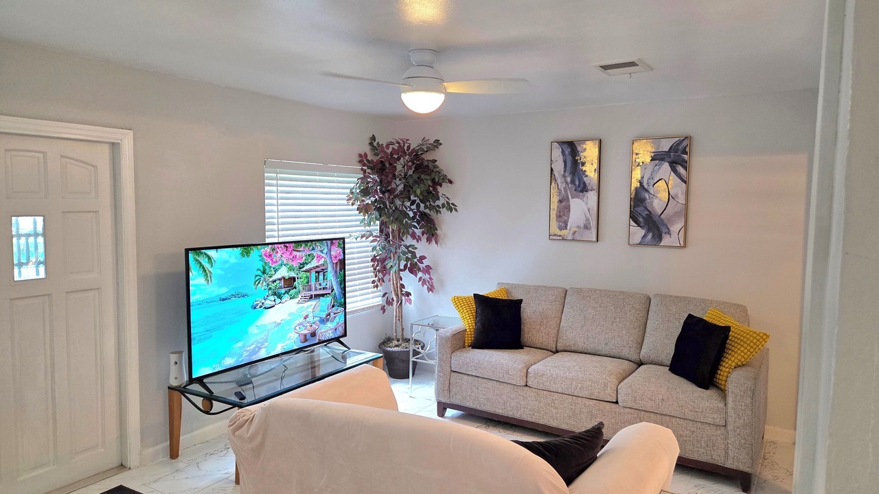Photo of Livingroom in Temple Crest