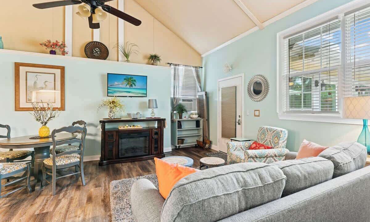 Photo of Livingroom in Fruit Cove