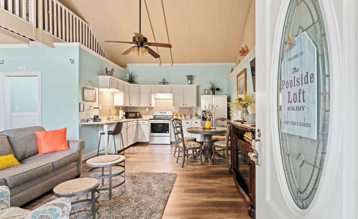 Photo of Livingroom in Fruit Cove