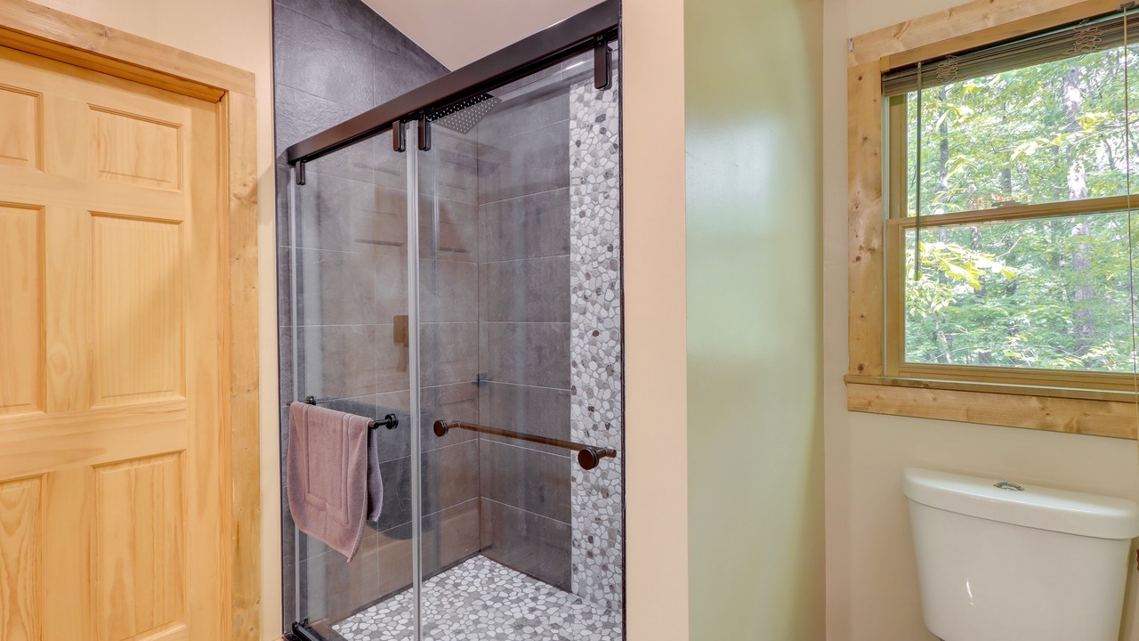 Photo of Bathroom in Mineral Bluff
