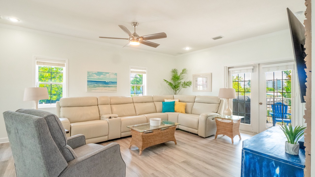 Photo of Livingroom in Treasure Island