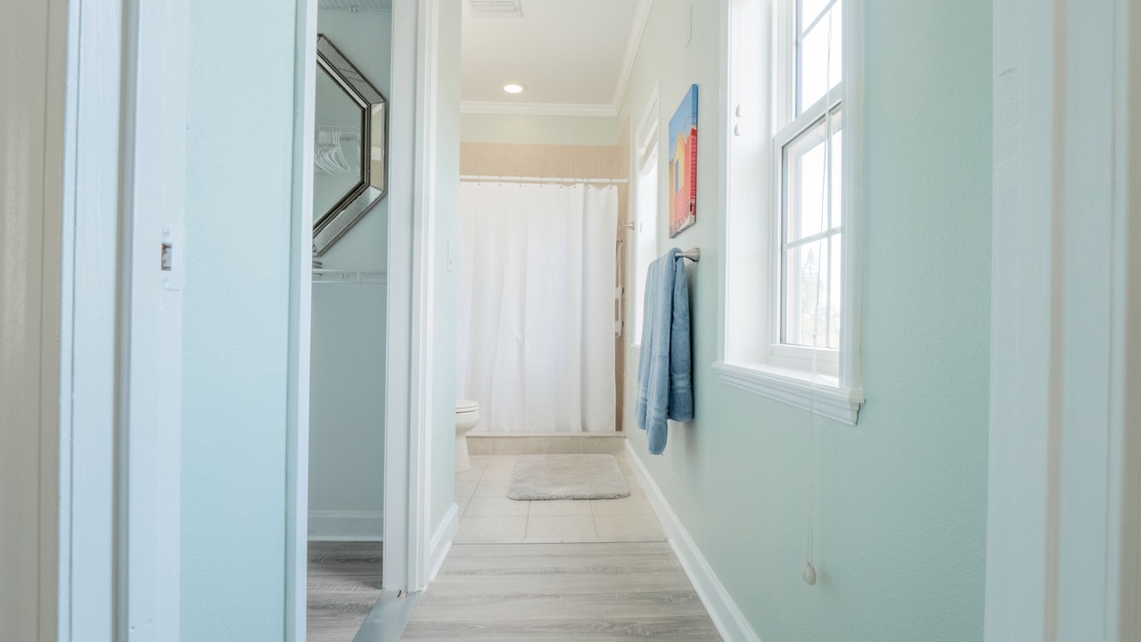 Photo of Bathroom in Treasure Island