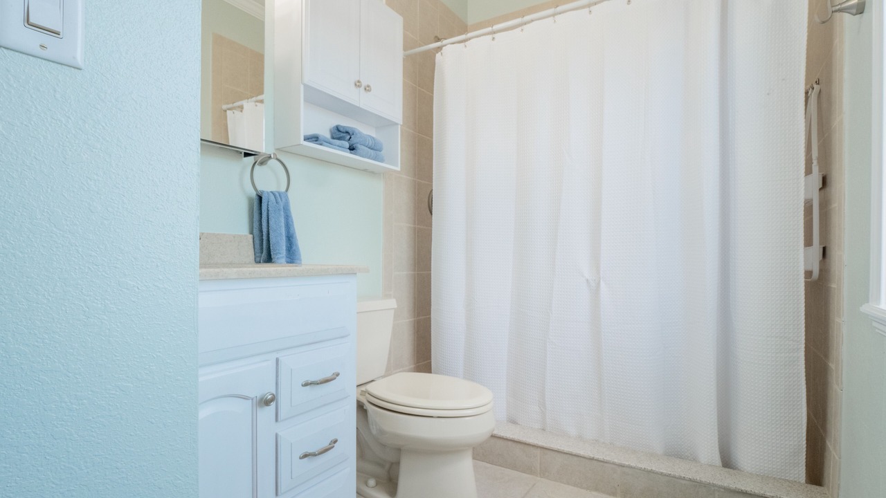 Photo of Bathroom in Treasure Island