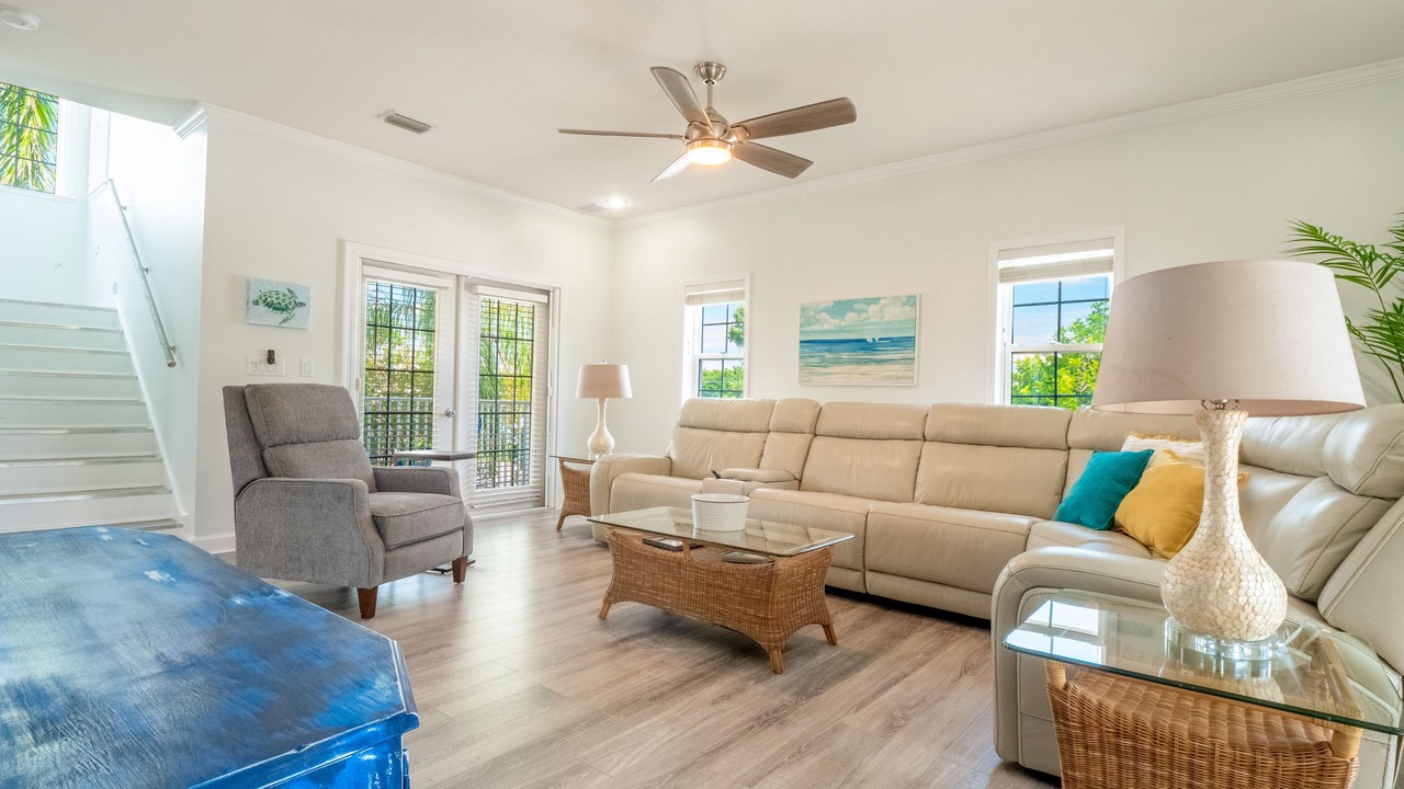 Photo of Livingroom in Treasure Island