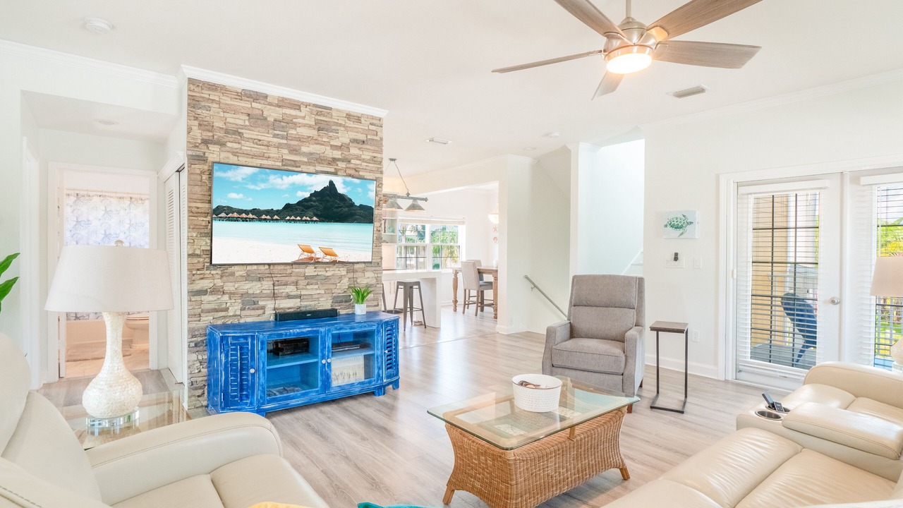 Photo of Livingroom in Treasure Island