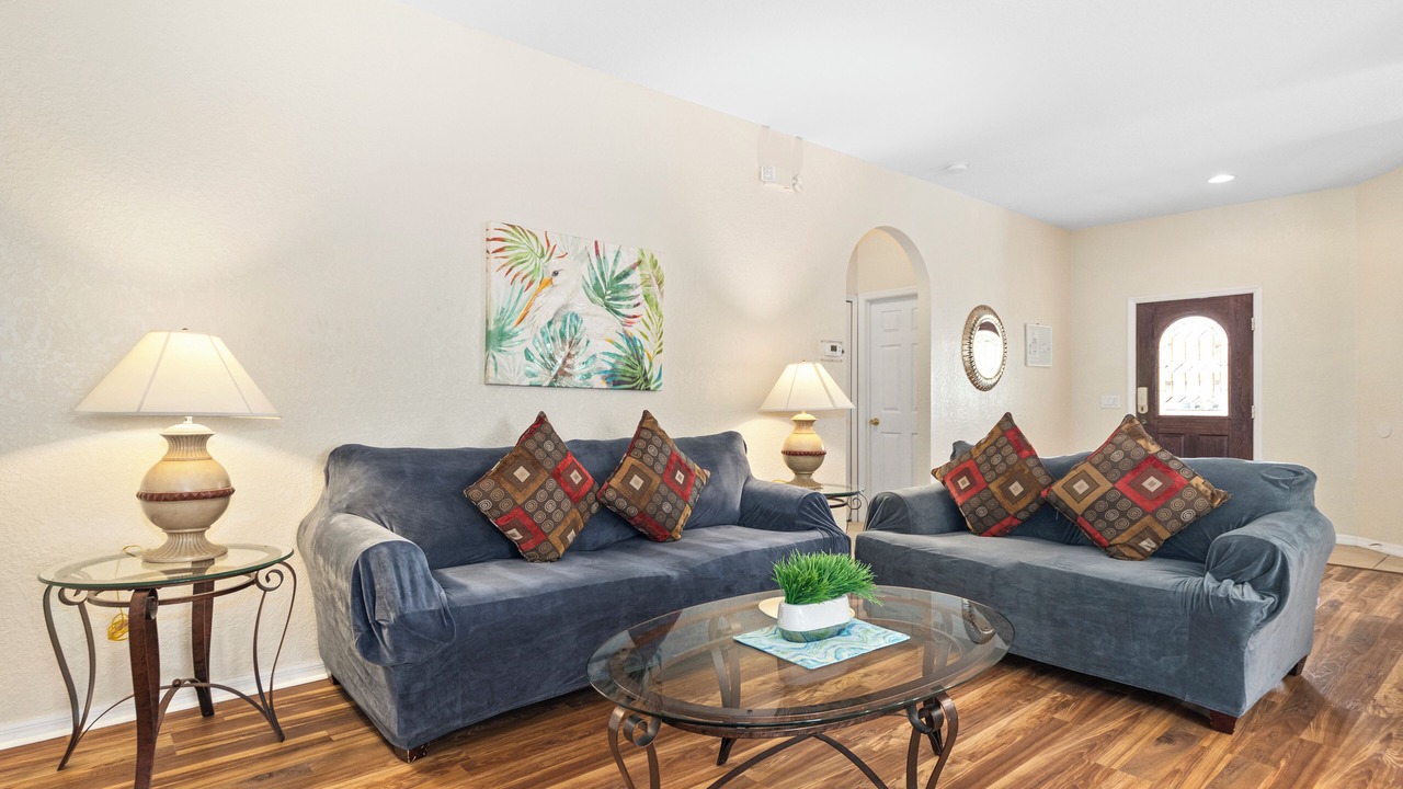 Photo of Livingroom in Four Corners