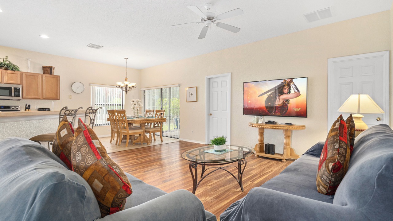 Photo of Livingroom in Four Corners