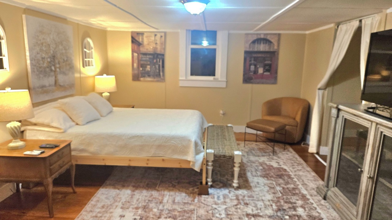 Photo of Bedroom in Hamlet