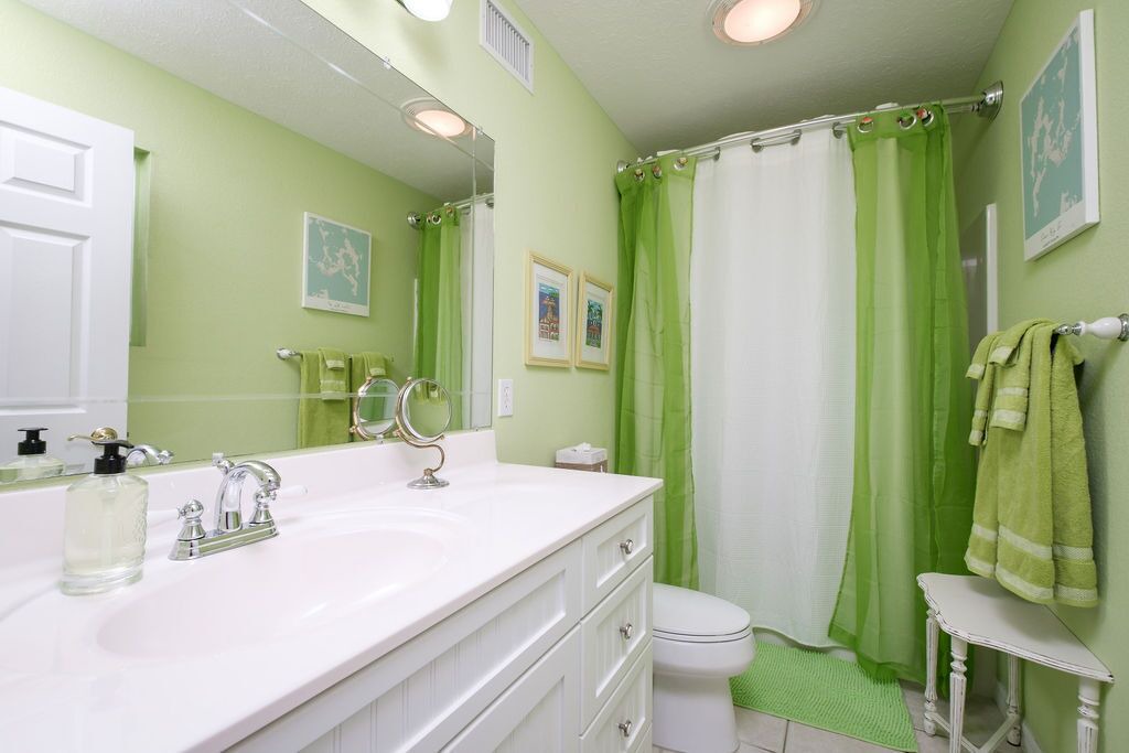 Photo of Bathroom in Cedar Key