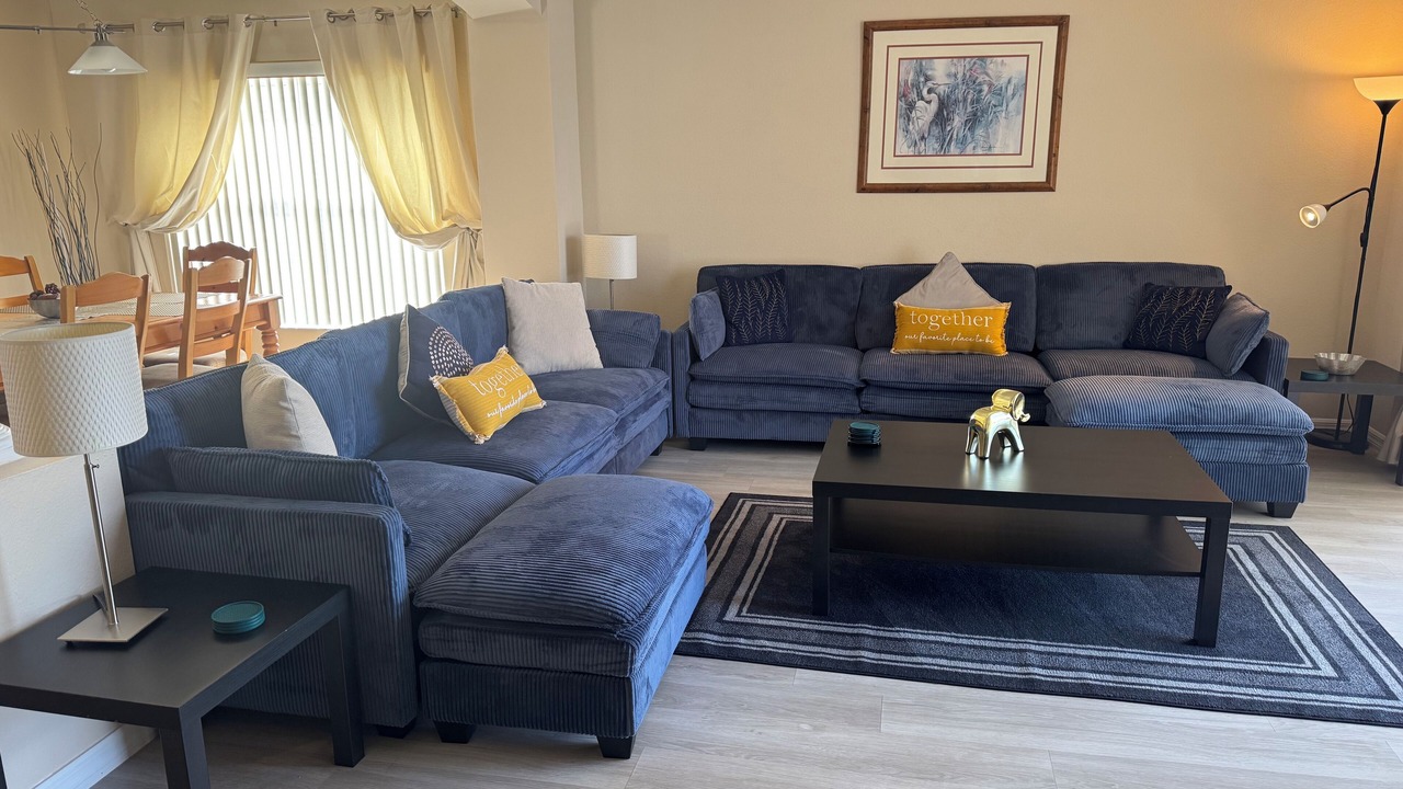 Photo of Livingroom in Eagle Pointe South