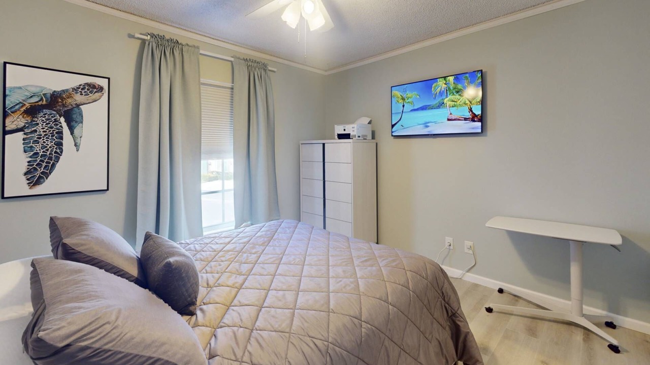 Photo of Bedroom in Capri Isle