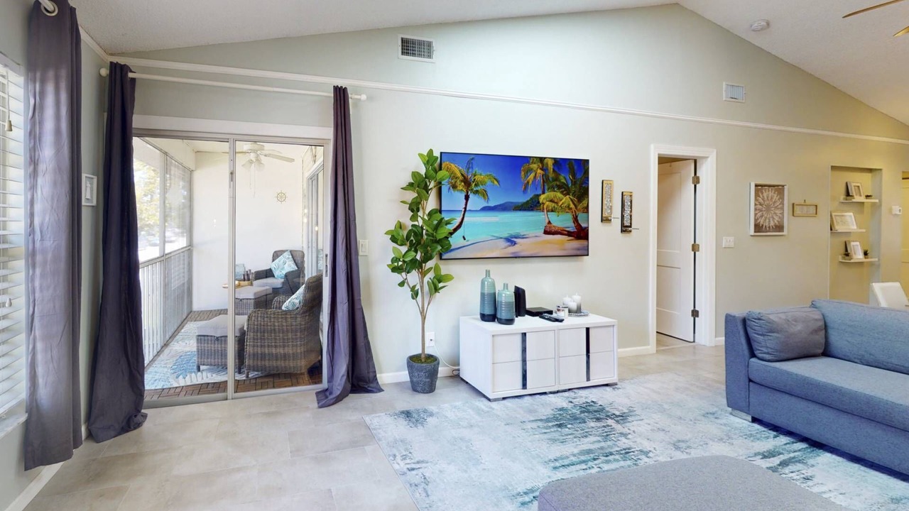 Photo of Livingroom in Capri Isle